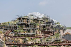 Hong Kong Disneyland shares new video and images of Frozen land’s coaster featured image